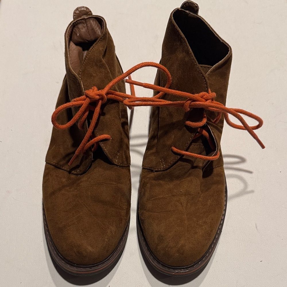 Cole Haan Men's Brown Suede Chukka Boots with Orange Laces